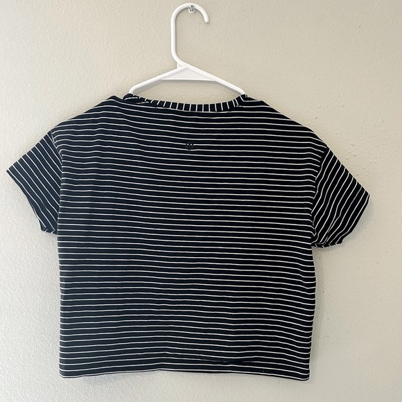 Lululemon Cates T-Shirt - Picture 3 of 4